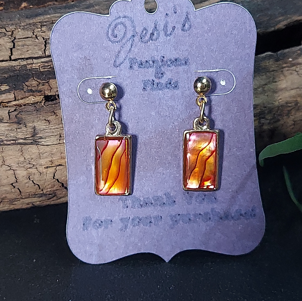 E1813 Minimalist Swirled Goldtone Drop Earrings 5$